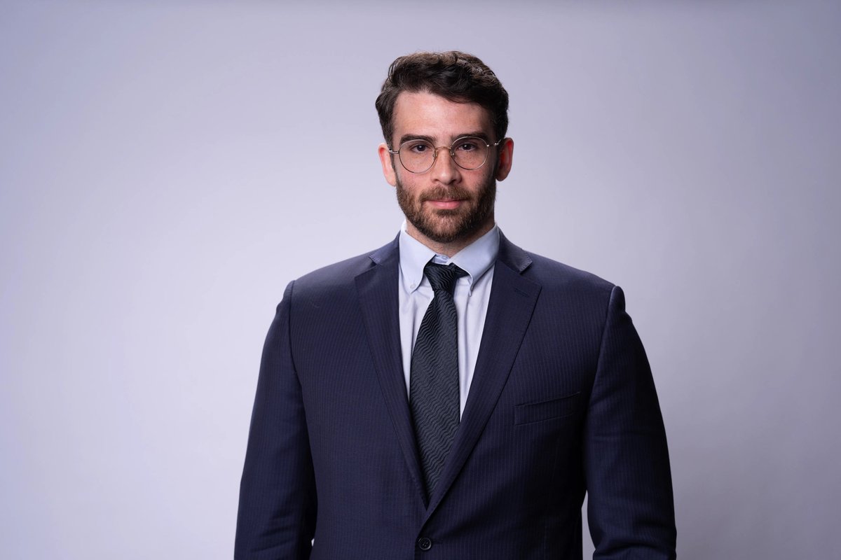 ostonox's tweet photo. @ettingermentum hasan piker 12 months before learning dsa will put him in a gundam and make him run to make aoc seem less radical in the debates https://t.co/oFa6yei10Q