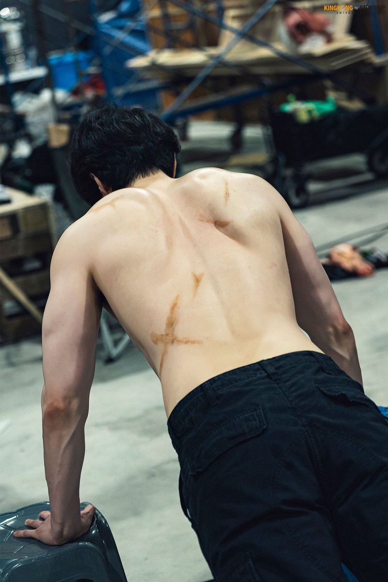 risa6chan's tweet photo. I was about to have lunch, but this thirst trap made me full already 🤤🤤🤤 https://t.co/54Q9IEw7fC
