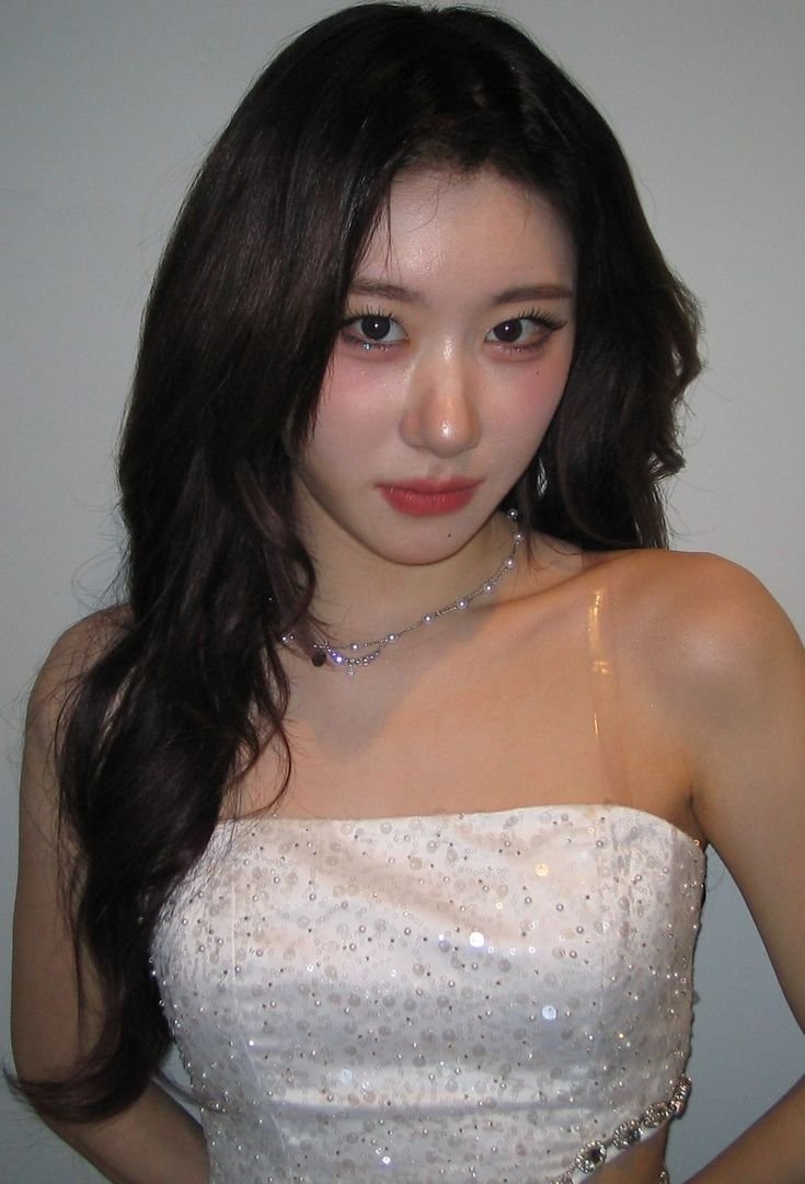 chaeryqueen's tweet photo. 얼굴력 미쳐.. 항상 사랑하고 고마워 https://t.co/DqYtGmrsKF