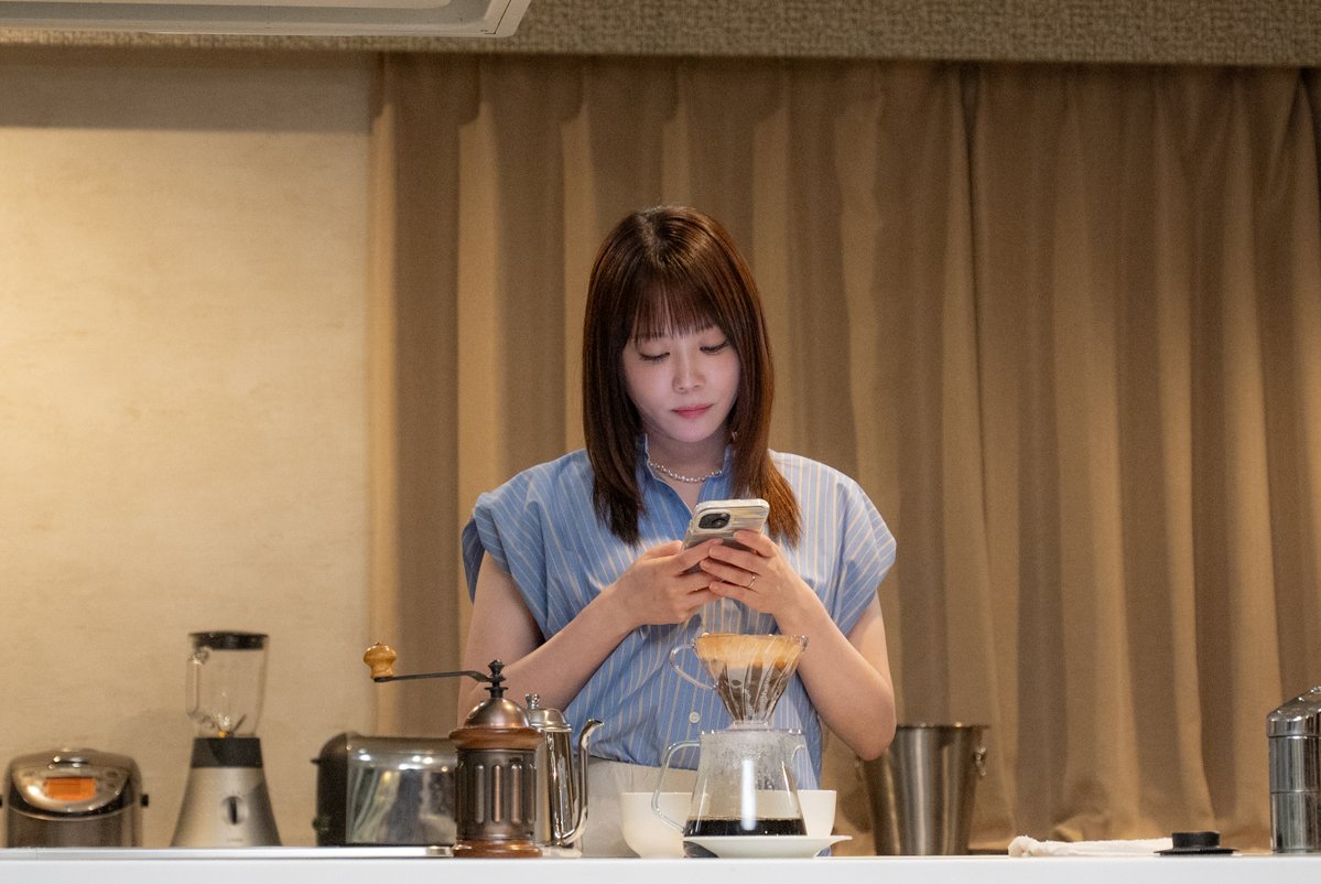 dramatokku2_mbs's tweet photo. 『#未婚詐欺』✨本日放送✨
　　第３話場面写真🎭

୨୧‥∵‥‥∵

仲睦まじい堂島夫婦【#北乃きい #藤原樹】
この幸せもいつまで続くのか…☁

　　　　　　　　　　　　∵‥‥∵∵‥୨୧

第３話　７月３０日（木）放送

💎TVerで１、２話見逃し配信中💖  
https://t.co/uN0hJeDZM3
MBS 24:59-  
TVK  23:30-ほか順次放送⚡