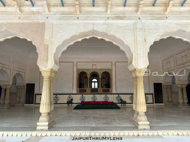 arvjpr's tweet photo. Discover Jaigarh Fort in Jaipur | Heritage Walk with Giles Tillotson 

Stories Behind Jaipur's Hidden History 

Read https://t.co/zmTGC82npS via
@arvjpr
#Jaipur #HeritageWalk #travelblogger #Blogs https://t.co/kEwbBoVa3q