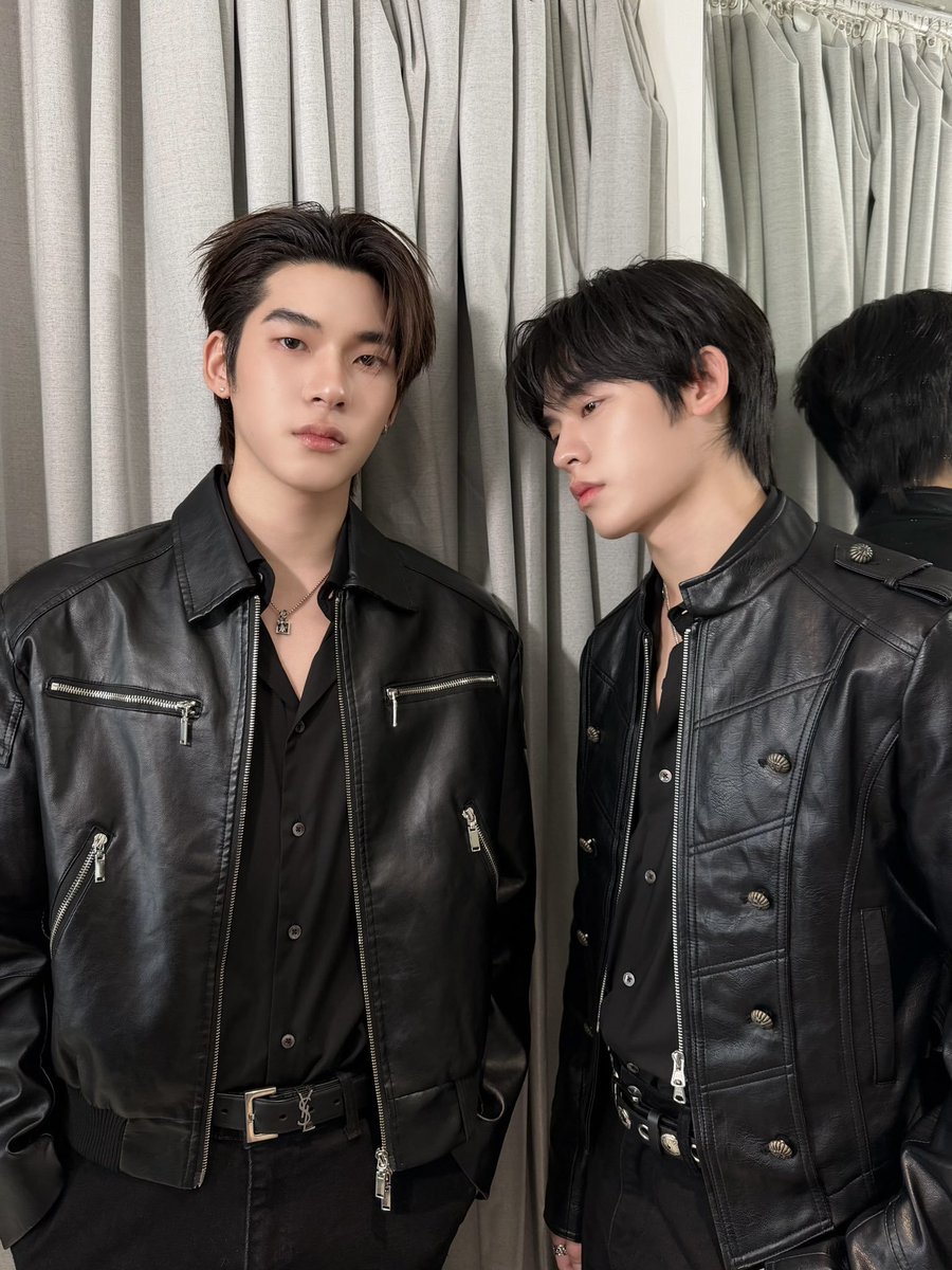 2teepvr's tweet photo. when they can do both >>> https://t.co/w8CUV2OIJR