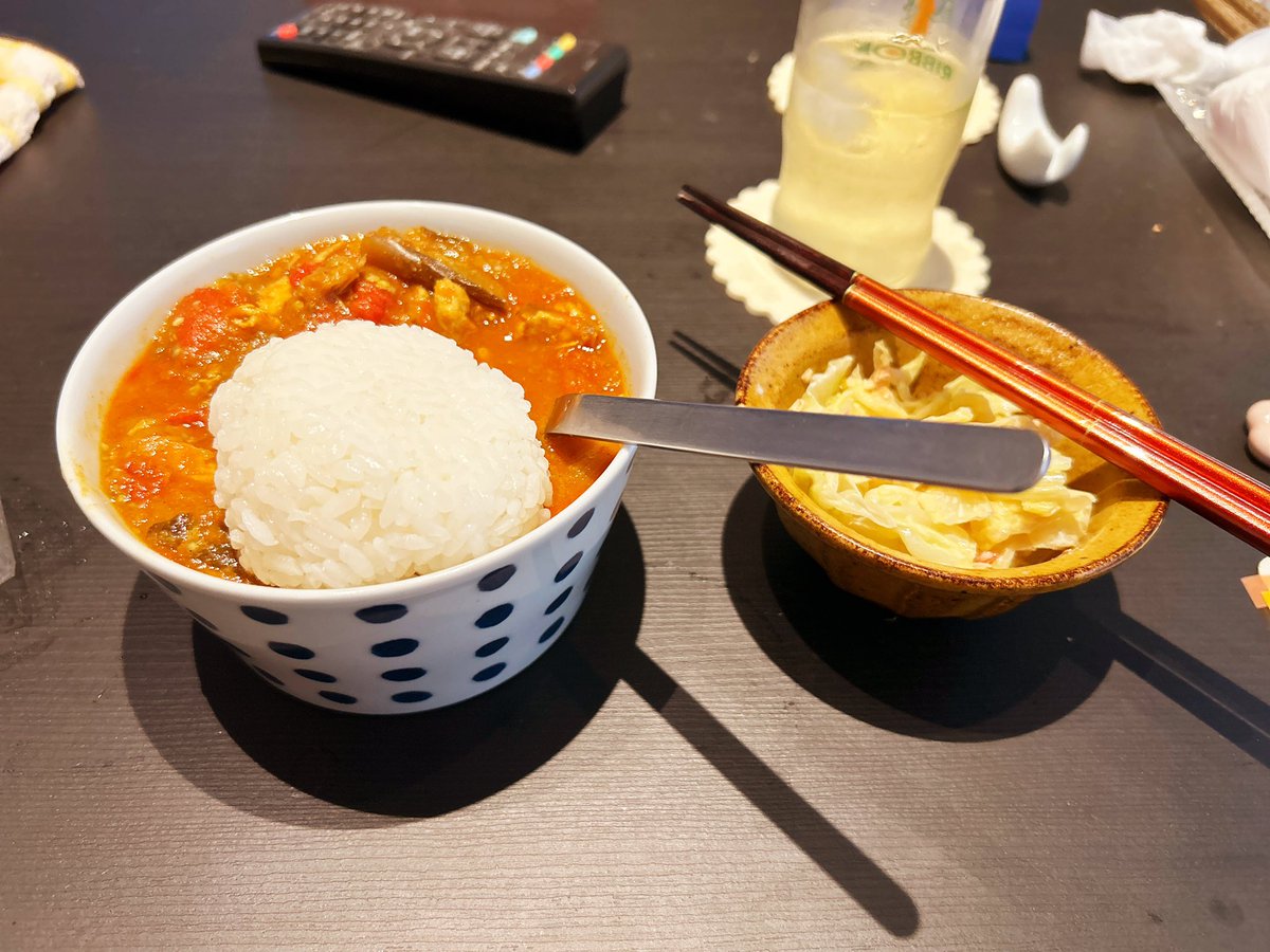 prprekia's tweet photo. お昼はのこりのカレー https://t.co/LfWzZR40Fy