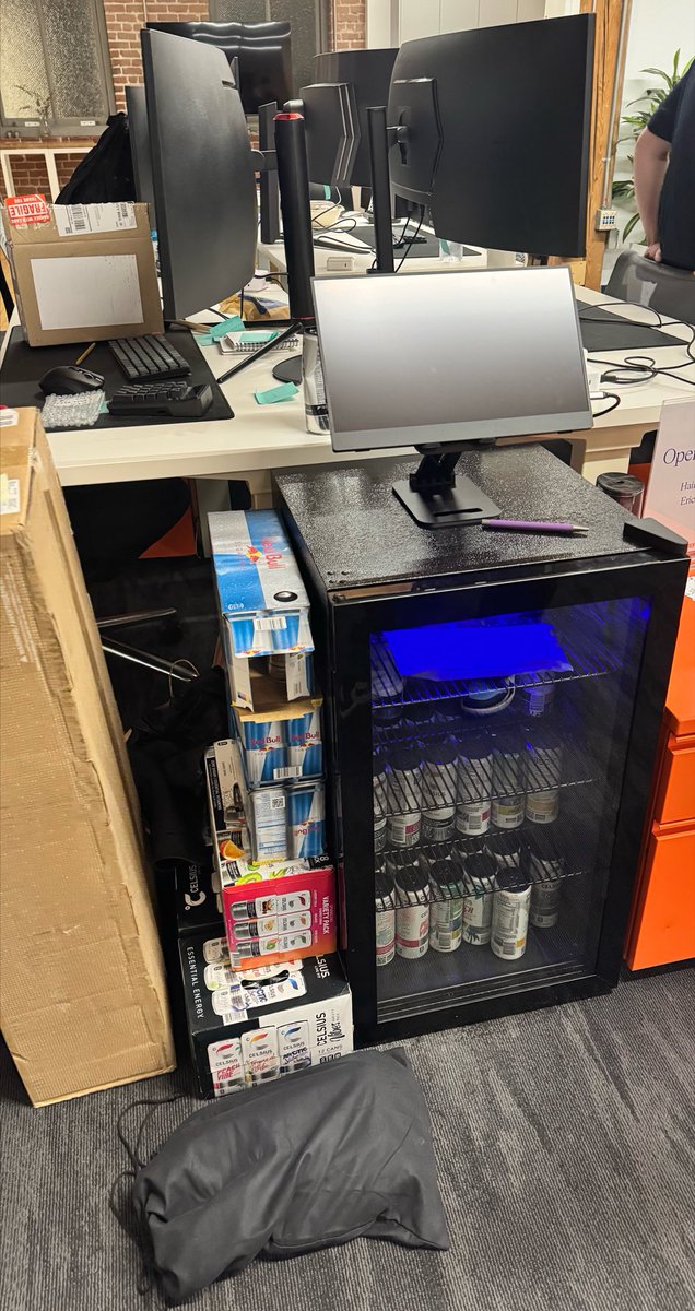 siennacolee's tweet photo. what happened to water?? Scared for the future of sweaty startup kids and their heart failure rates https://t.co/d2SGKExrrf