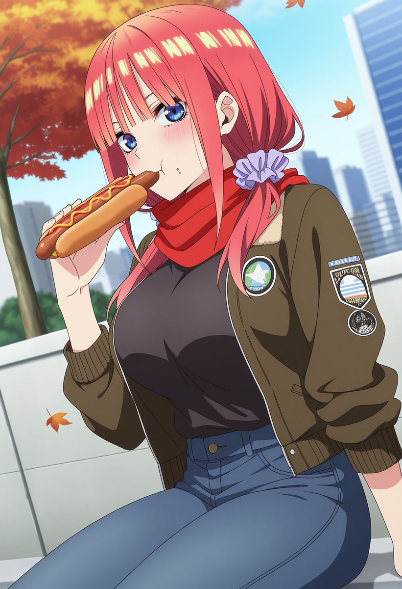 crizjavi2's tweet photo. Nino disfruta de un delicioso Hot Dog, que hambre me dio! #NinoNakano #GotoubunNoHanayome https://t.co/D9WSkjXl91