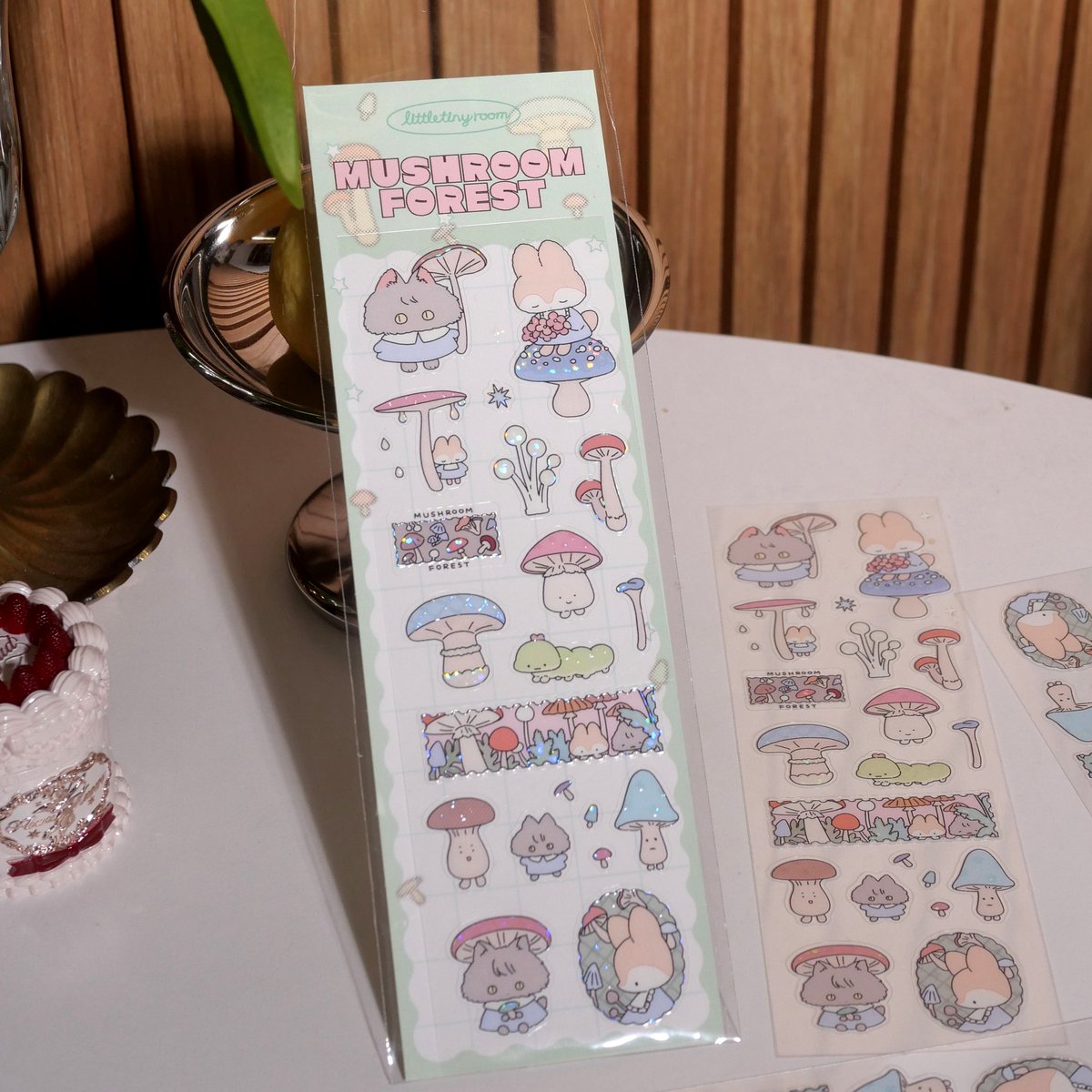 acooroom's tweet photo. cafe day / mushroom forest 
투명하고 반짝반짝한 포인트들이 들어간 스티커들✨ https://t.co/0GZ0qkWZr0