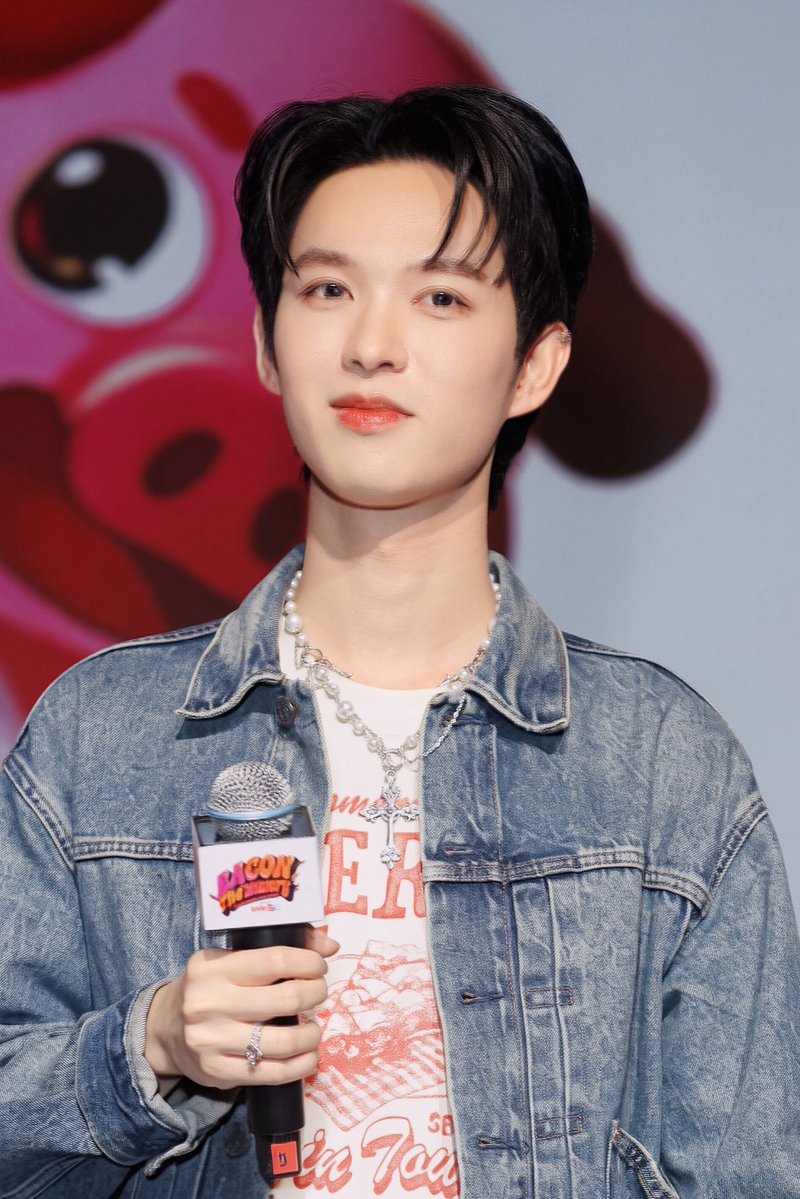 bacontimes's tweet photo. กัปตัน #Kimsenseiชอบกินแตงโม

#BaconTimeFanMeet #bacontimethememory
#ทีมBaconTime #Ampverse https://t.co/n6OyyRxlUV