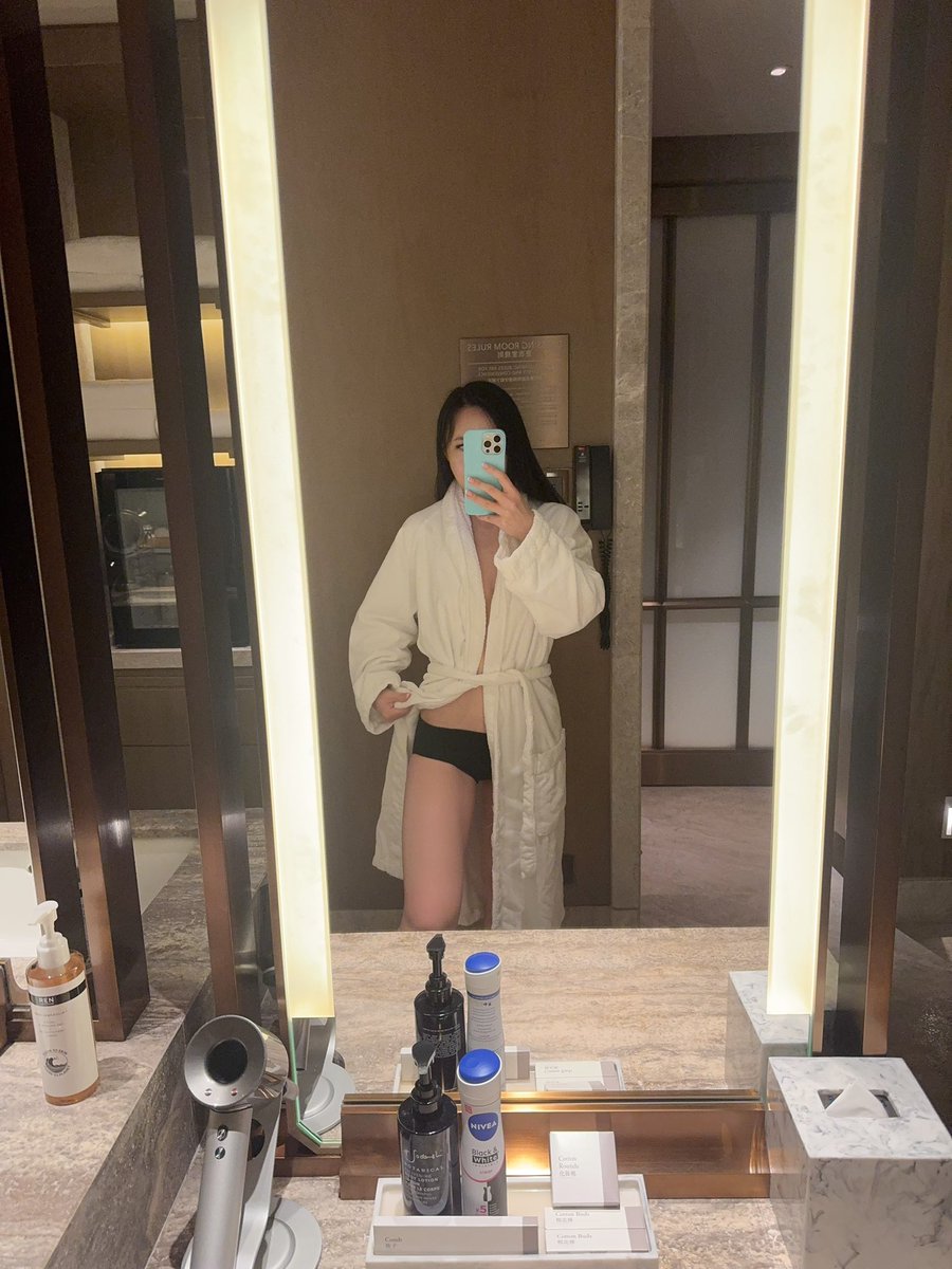 datemischa's tweet photo. Spa date done right in HK 💆‍♀️🛁 

What do you say about little Jasmine scent with extra soft skin 🤌 https://t.co/5atGBDxrrD