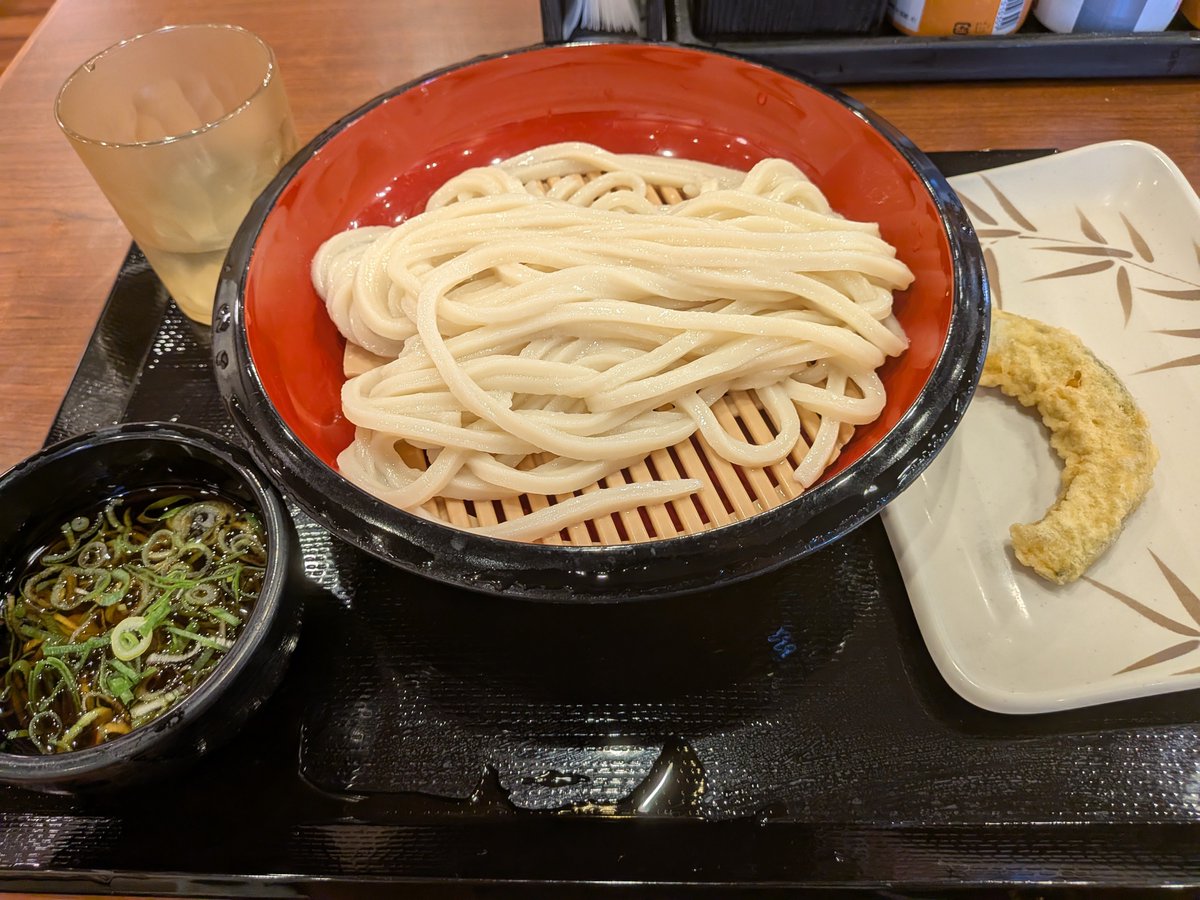 Ziryugamech's tweet photo. 暑い夏って大変やで https://t.co/xPTvH77GgE