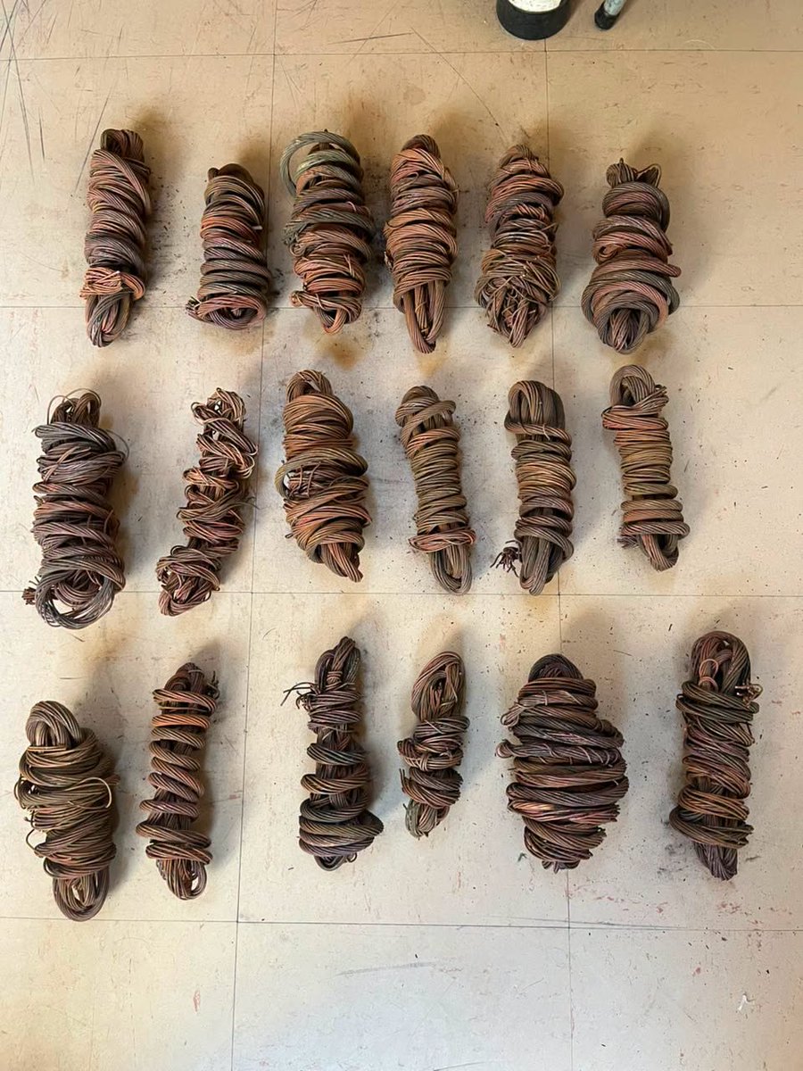 _ArriveAlive's tweet photo. Three suspects arrested for the possession of stolen copper cables at Nababeep
https://t.co/AhUjYgdTdh
#ArriveAlive #CableTheft @SAPoliceService https://t.co/2MdCwxmFrN