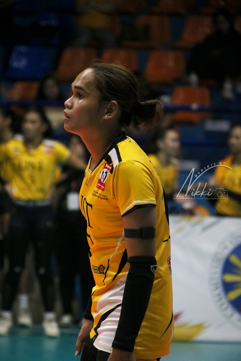 momentsby_nikki's tweet photo. #17 Angge Poyos

UST vs CSB 
#ustgoldentigresses #shakeyssuperleague2026 https://t.co/8wXYyhC1K7