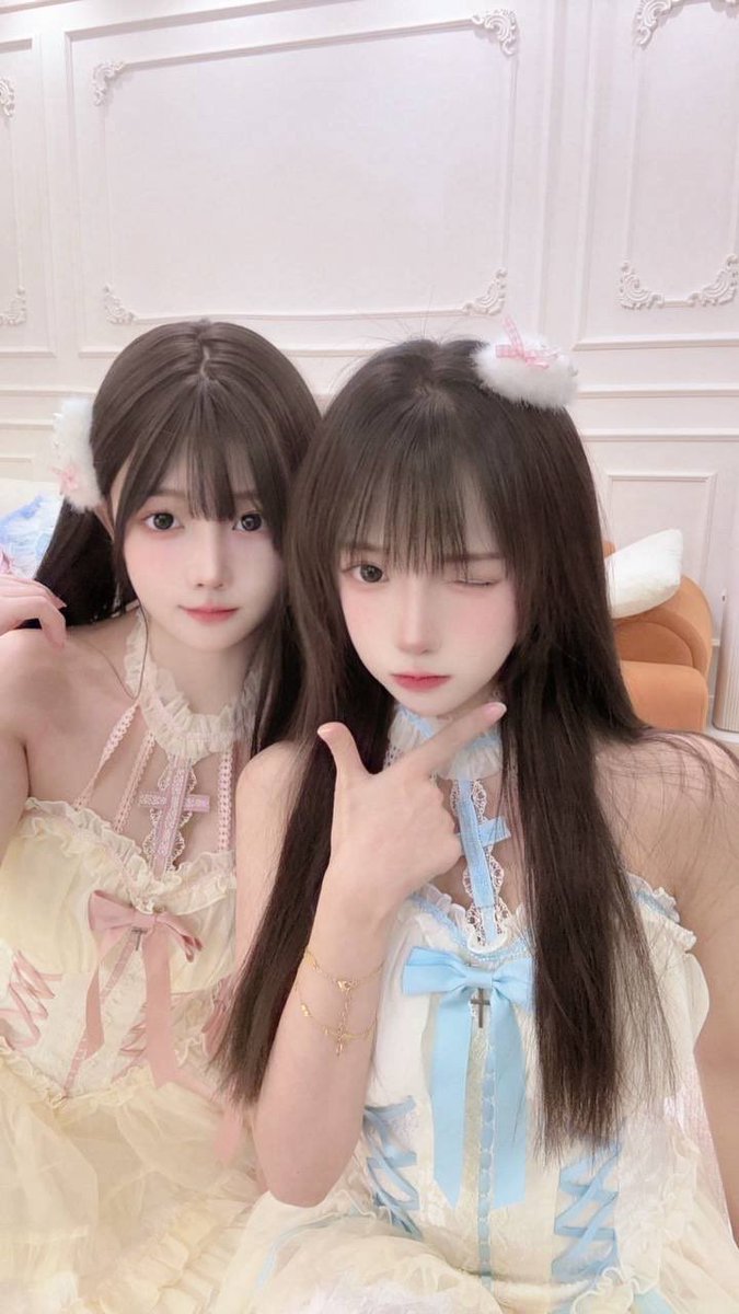 kenaiGoodme's tweet photo. 上海双胞胎姐妹👭 https://t.co/jdYcCI37oh
