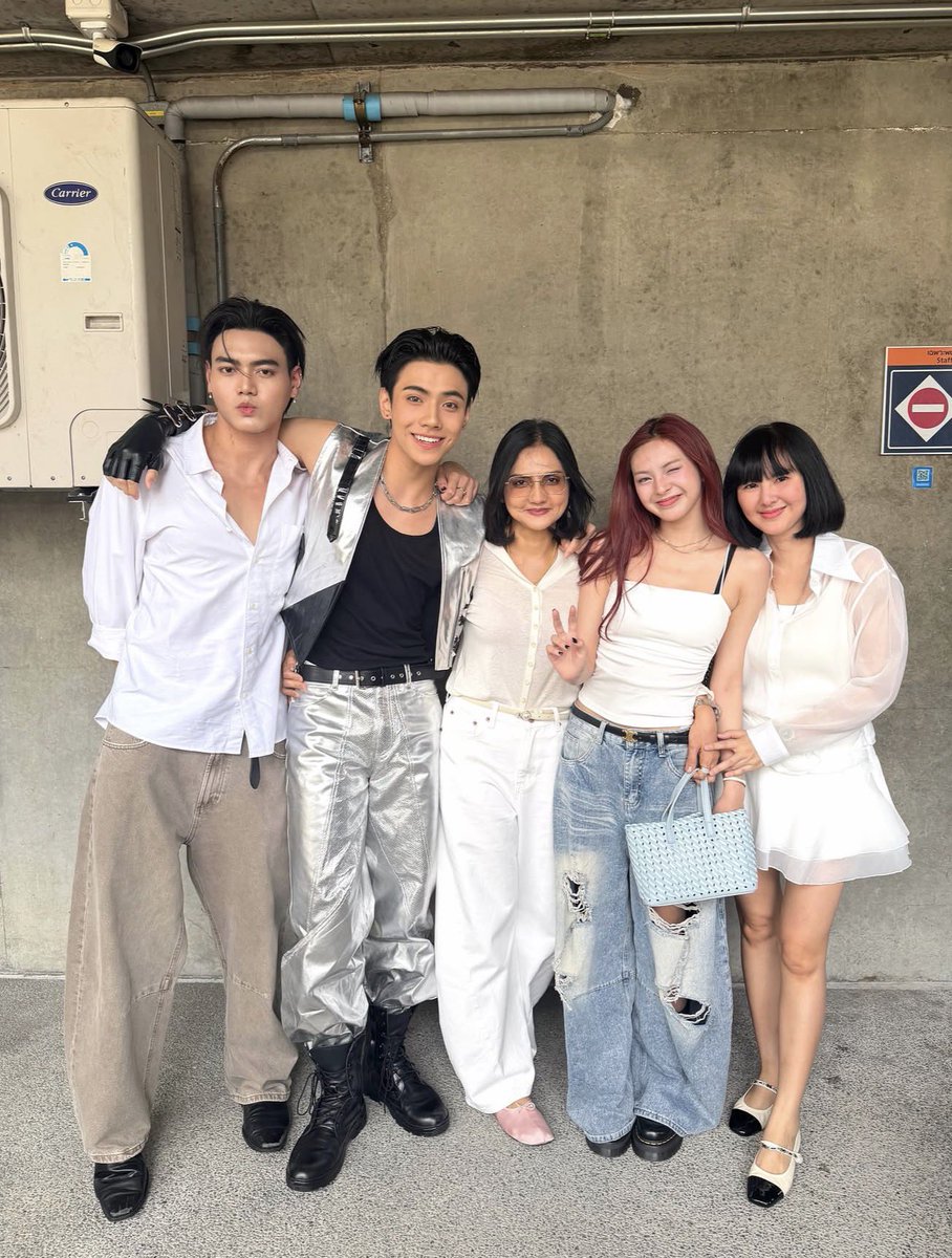 CeeuNani's tweet photo. ม๊าเล็กลงรูปกับมามี๊และแคนนี่ด้วยย น่ารักกกก 💖🍒 https://t.co/2Seis5eQ0K