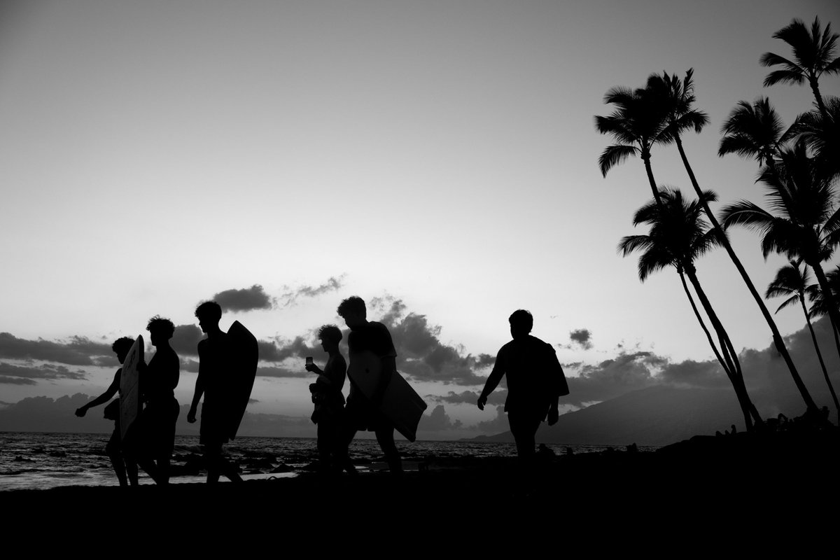 RobinLayton's tweet photo. After another beautiful #Maui #sunset, these surfer boys came across my path. #surfers #nikonambassador #shotonnikon @NikonUSA https://t.co/fVOpVQRe1w