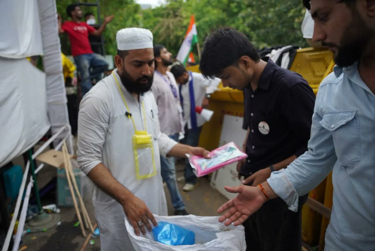 LiveLawIndia's tweet photo. #BREAKING Junaid Malik, the food volunteer at the CJP student protests in Delhi, moves the #SupremeCourt alleging harassment and detention by police.

Junaid says that he was picked up from Delhi by police officials, and was kept in a vehicle for 5-6 hours, during which he was threatened and intimidated, and was ultimately dropped off at a far off location in Dehradun road.

Junaid also says that Ghaziabad police detained his father, and raided his home. The police also allegedly visited his married sister's home at Meerut and picked up her father-in-law and brother-in-law. He alleges that the coercive steps were not taken with any paper-work and following legal procedure.

Junaid urges Supreme Court to stop coercive steps by police against his family members.