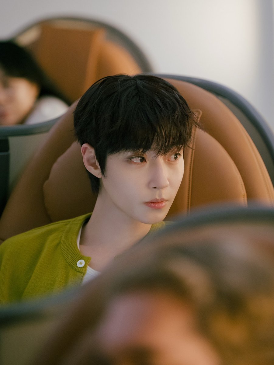 teamhwanginyoup's tweet photo. Novas still cuts de Hwang In Youp em Dream to You foram divulgadas.

#UmSonhoAteVoce #DreamToYou #그대에게드림 #HwangInYoup #황인업 https://t.co/eCanuM9APF