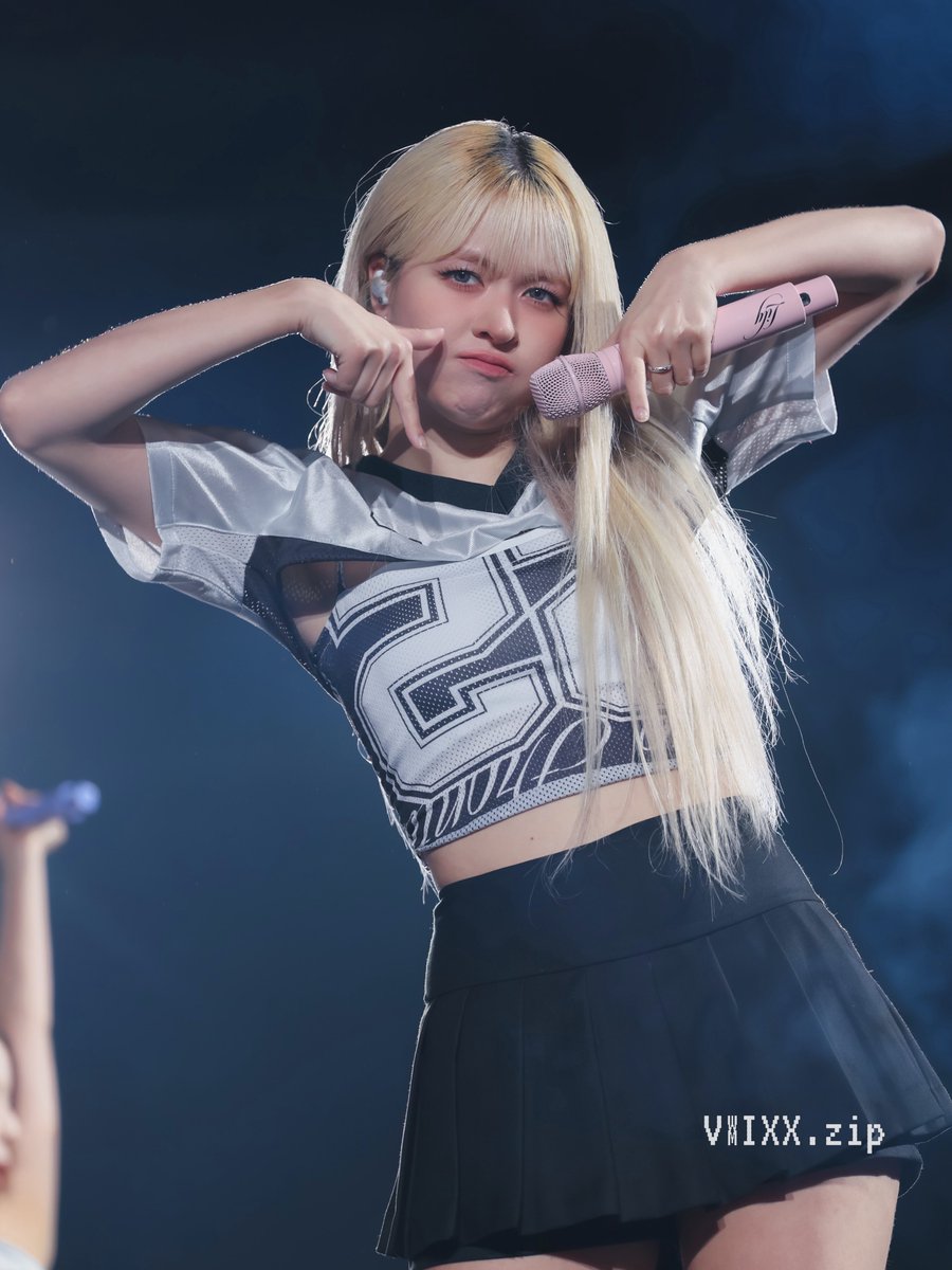 vwmixx_zip's tweet photo. I’m like TT

-20260726 🇭🇰

-🐨
#릴리 #LILY 
#NMIXX #엔믹��� https://t.co/8KQih8gPxb