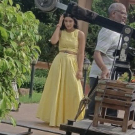 triptiology's tweet photo. pretty mairu in mewar crown resort💛
probably for her 18th birthday celebration or smth🥹 im already loving maira’s post leap fits and it has barely even started😭
#yrkkh https://t.co/7LP6iyEUYj