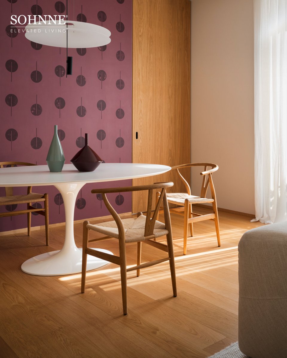 Sohnneliving's tweet photo. Bent from steam, woven by hand — one seat takes 120 meters of paper cord and about an hour of someone's full attention.

Then the afternoon light does the rest.

#Sohnne #ElevatedLiving #IconicFurniture #ModularSofa #InteriorDesign #CH24Chair https://t.co/i1dpNCgARj