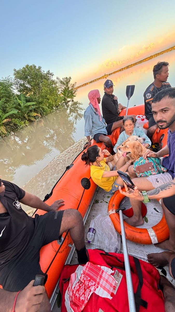 assampolice's tweet photo. Flood Rescue Update 

Amid rising floodwaters, our teams rescued a stranded family along with their furry companions, Dogesh Bhai.

Because every life matters, whether on two legs or four. 🐾

@himantabiswa @HardiSpeaks https://t.co/sUUJJOLmEP