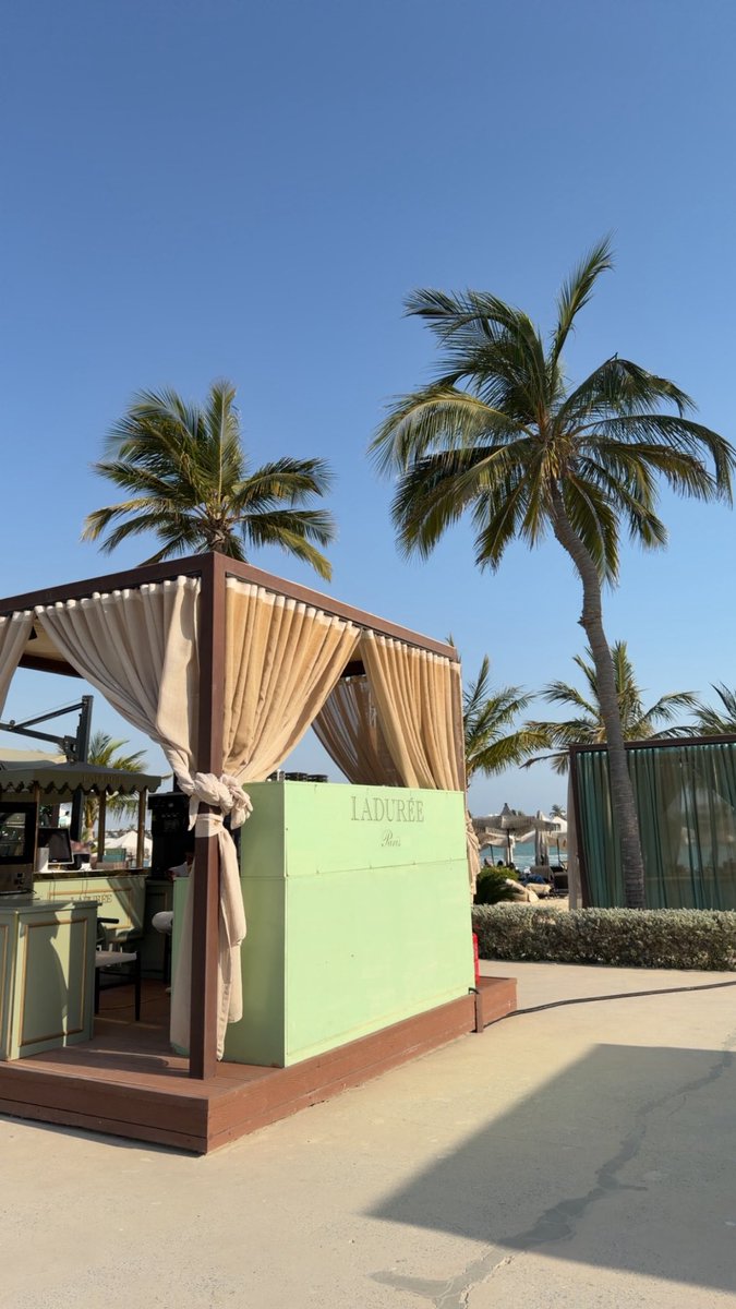vveeiil's tweet photo. 🐚🥥🌴🧜🏼‍♀️🤍 https://t.co/sa2N9dE8Qh