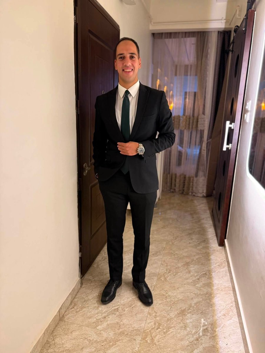 OmenSaad's tweet photo. اخواتي الغالين مليون مبروك الترقيه واشوفكم في اعلي المناصب دائما يارب ❤️👮⭐⭐⭐ https://t.co/7vC0jmH2oI