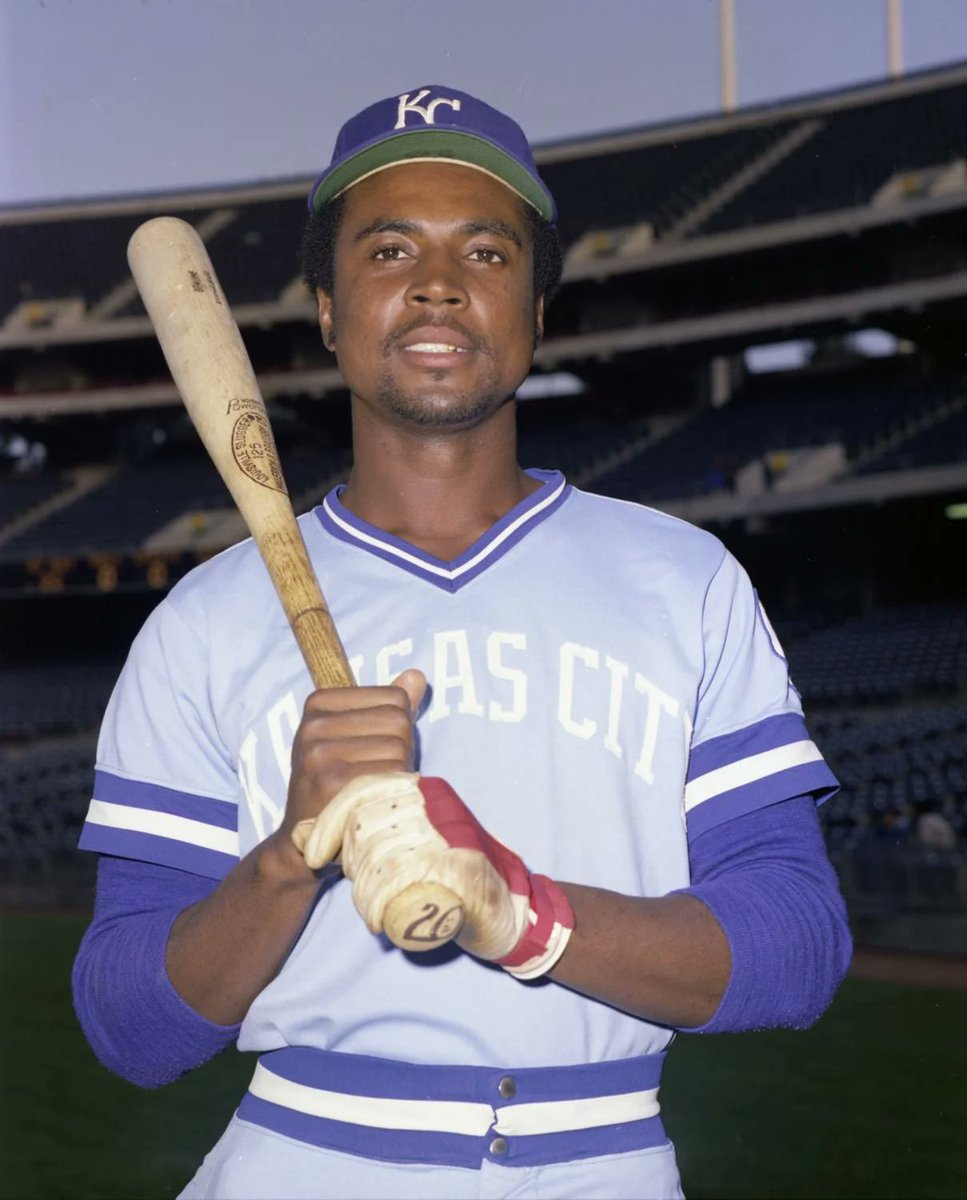 PolyesterUnis's tweet photo. Frank White, 1975 @Royals https://t.co/hR5jrLP1ZX