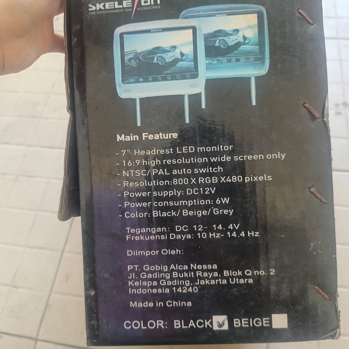 chamomilewy's tweet photo. Help RT please 🙏

aku mau bantuin tanteku jualin barang barangnya, pak Dhe ku bulan lalu habis meninggal baru ketahuan ternyata ninggalin banyak hutang 🙏

Tv mobil 700k boleh nego dapat dua, bubble wrap sama alumunium foil nya aku open berapa aja barangkali ada yang mau take https://t.co/xAd5ZAAPlL