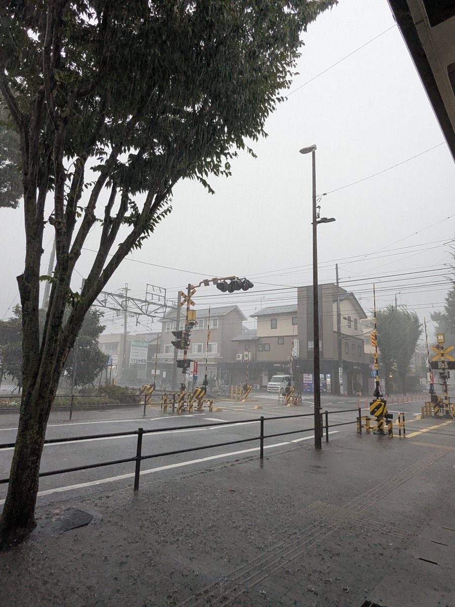 hpzac's tweet photo. 各務原は激しい雷雨の真っ最中なり https://t.co/HGM44nMKbq