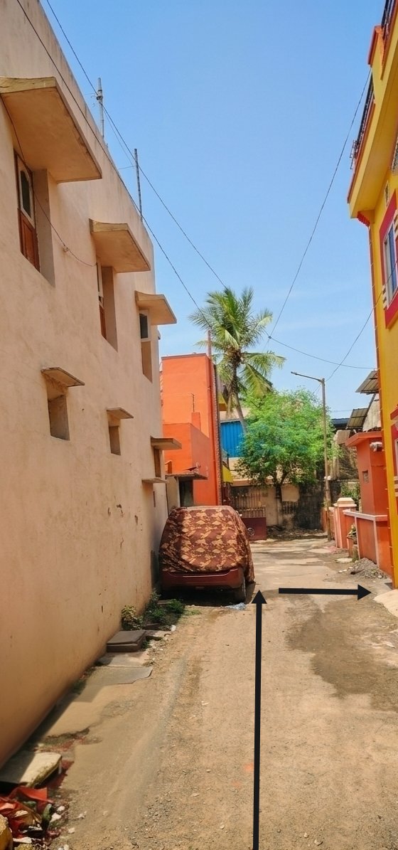 magiccat420's tweet photo. @ChennaiTraffic @chennaipolice_ @TNTVLRPOLICE @chennaicorp @avadipolice இதுபோன்ற காரை நிறுத்தி வைத்து ஆட்டோ கூட சொல்ல முடியாமல் இடையூறு ஏற்படுத்தி வைத்தால் ஆட்டோ எப்படி செல்ல முடியும்? அவசர காலத்தில் போக முடியாத சூழ்நிலை ஏற்பட்டுள்ளது தயவு கூர்ந்து நடவடிக்கை எடுக்க வேண்டும். https://t.co/MosFCdXfKo