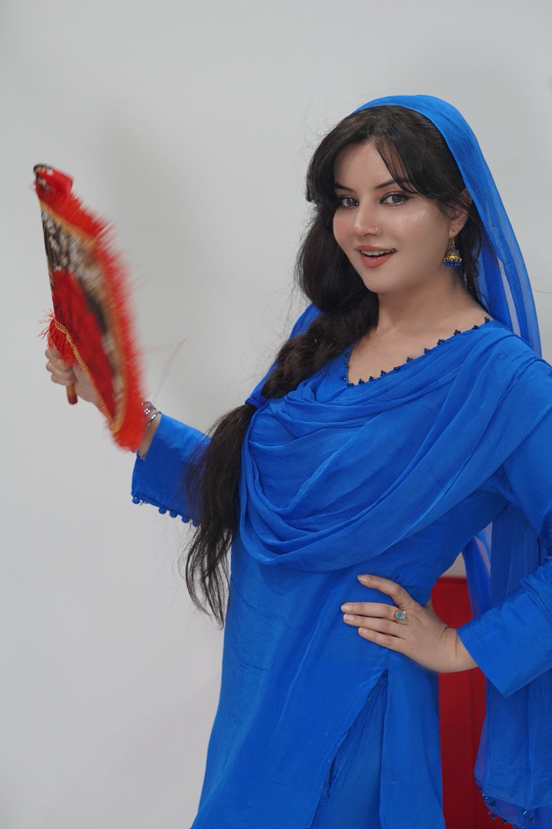 Rabipirzada's tweet photo. "Sadaagi aur tehzeeb kabhi purani nahi hoti.
#BlueLook #ElegantStyle #Grace #Beauty #TraditionalLook #Smile #DesiFashion #PakistaniStyle #Haya #SimpleElegance https://t.co/oeFYhuR9Ac