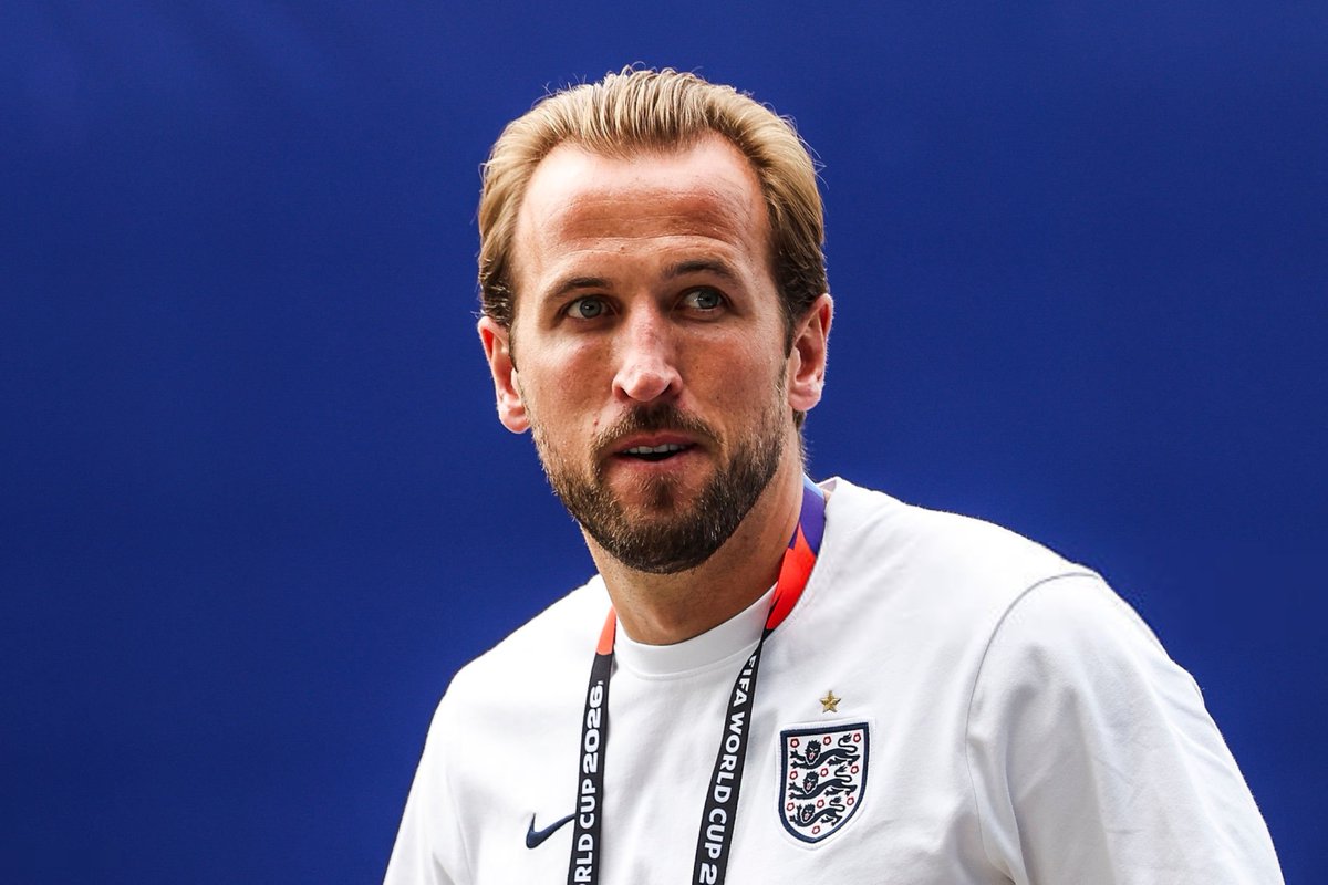 TouchlineX's tweet photo. 🚨🎂 Happy birthday to Harry Kane, the best English player of all time!

👕 594 matches
⚽ 457 goals
🅰️ 98 assists
🏆 x2 Bundesliga
🏆 x1 DFB Pokal
🏆 x1 Franz Beckenbauer Cup https://t.co/Lf4iuprb9A