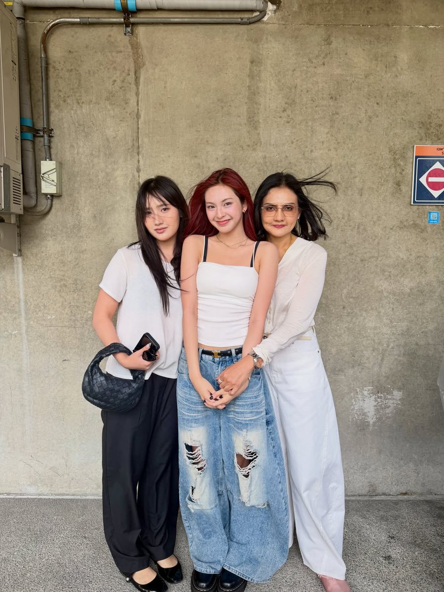 thoesushweoman's tweet photo. PEEM's Mom IG update with #Chiquita . 🍒
Everyone treats #Chiquita with so much warmth, just like family.🫶

#치키타 #Chiquita #チキータ #奇奇塔 #CHIQUITA https://t.co/6ihCAaCQJH