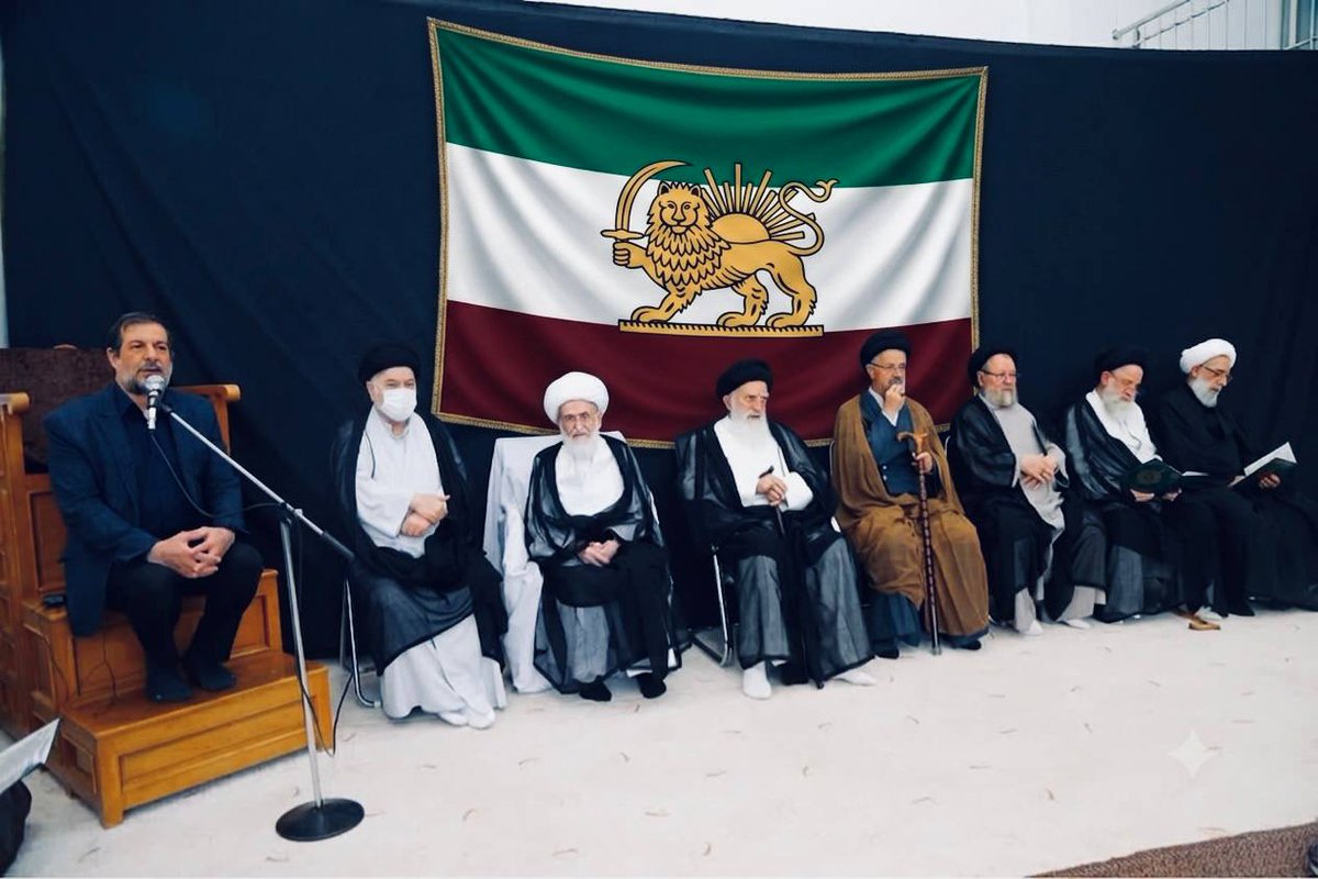 TheImmortalIran's tweet photo. @mojtaba_____ در این لحظات حساس تاریخ ساز باشیم. #پرچم_شیر_و_خورشید این میراث #ملی #تاریخی و #مذهبی را بر سپهر سیاست ایران برفراشته کنیم.
#اسدالله_الغالب #پرچم_اقتدار_صفویه را به ایران بازمیگردانیم
#همه_باهم_برای_ایران
#حمایت_از_مذاکرات
#پرچم_شیروخورشید https://t.co/t2Lt4tVXoL