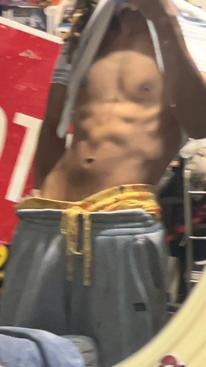 pozzysam's tweet photo. Happy birthday to myself ig #abs #bday #shirtless #lightskinbbc https://t.co/qJ5WH1BWNL