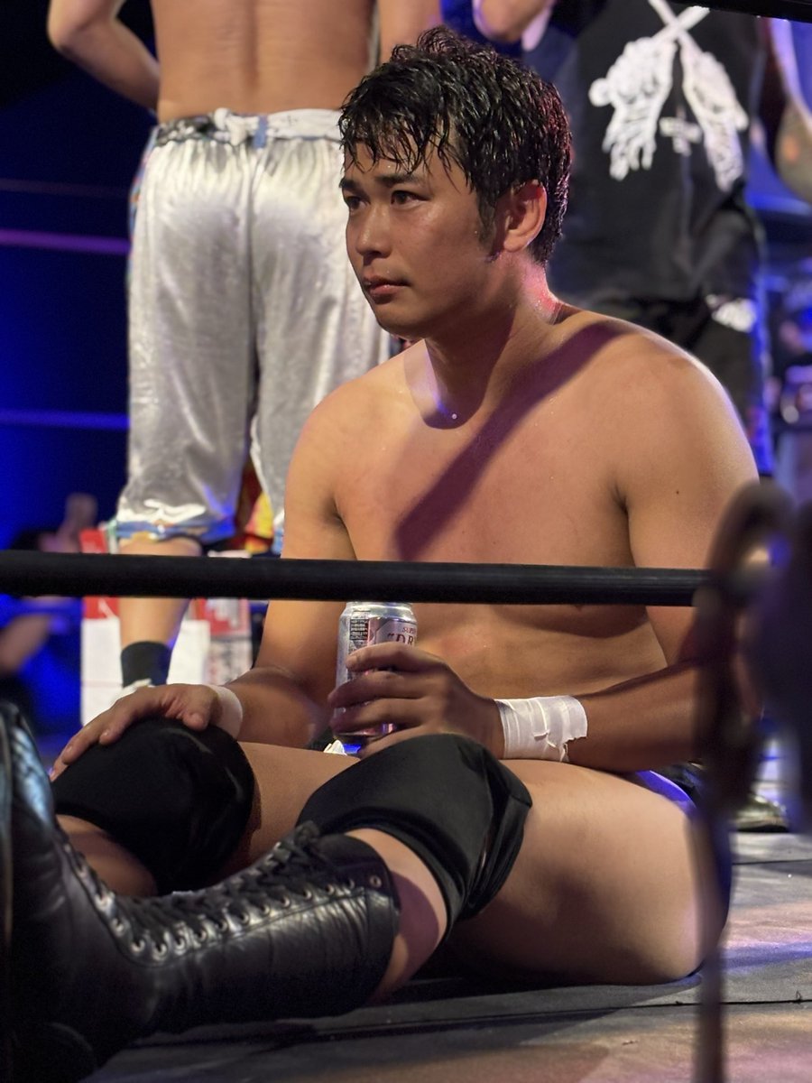 kamlyama's tweet photo. 激闘終えて #開本貴洋 選手
7.22 #ダブプロレス メインイベント

パロマさん カッコ良かったなぁ
師匠 #レイパロマ 選手 https://t.co/LgwIj8WDUK