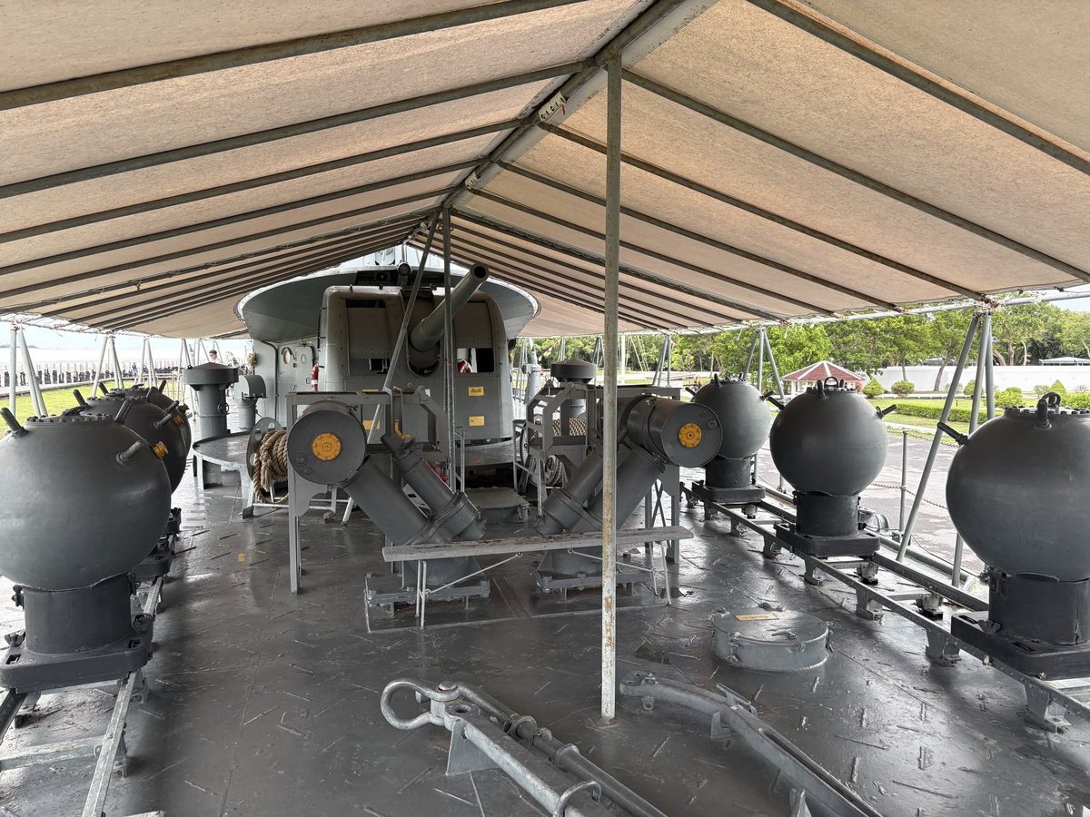 hinako7abe's tweet photo. タイのメークロン号を見てきたにょ
ww2期の日本製の軍艦だったかな？色んなところ入れておもろ https://t.co/faLYsokjz0