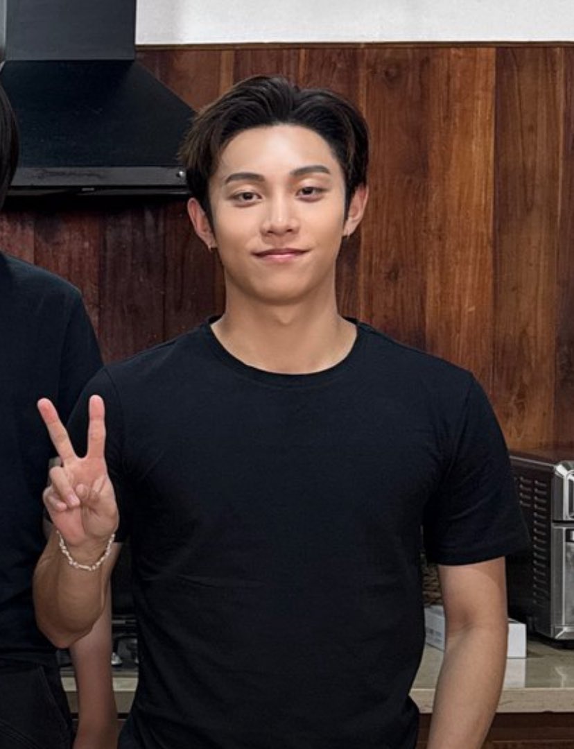 ilovemisosupp's tweet photo. GOKILLLL GANTENG BGT AMJJJ https://t.co/Rux6Ammj86
