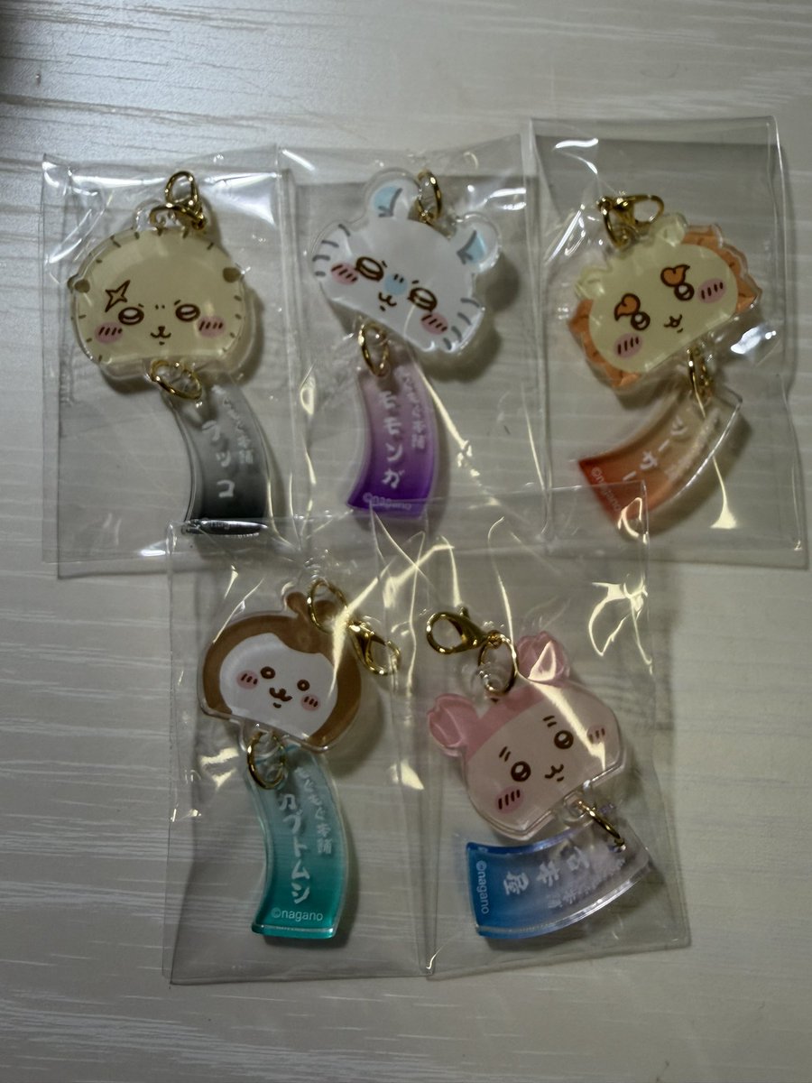 mopi1523's tweet photo. 【交換】ちいかわ もぐもぐ本舗 風鈴になっちゃったアクリルチャーム

譲 画像 シーサー、モモンガ、古本屋
             カブトムシ、ラッコ

求 同種うさぎ
郵送でのお取引希望です。
検索からもお気軽にお声掛けください！ https://t.co/PYige9mKZM