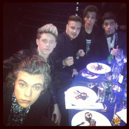 ot5hourly1d's tweet photo. https://t.co/u2apH6yrbE