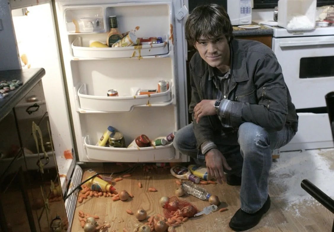jarpadswag's tweet photo. look at how happy he is to see all of that wasted food... samorexia i see you https://t.co/EhfFYotORX