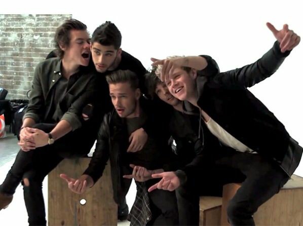 ot5hourly1d's tweet photo. https://t.co/zXS1nQBHub