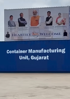 InfraholicR's tweet photo. India is now manufacturing its own containers.

before BJP government it was practically building 0 containers, now 30000 annually.
our target is 7.5 lakh annually. https://t.co/gBW0gRA9kA