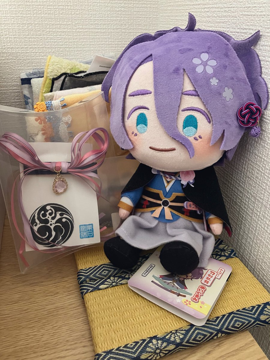sa26yok's tweet photo. 百均寄ったらミニ畳が売られてたので我が家の歌仙ちゃんに https://t.co/UzBjkbvrVK