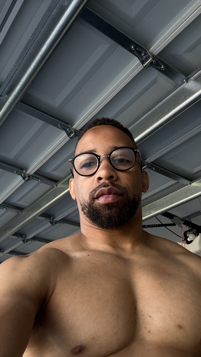 MrMarcus2020's tweet photo. What’s the 1st thing you wanna do to me 👀 https://t.co/ia8iFyCpjv