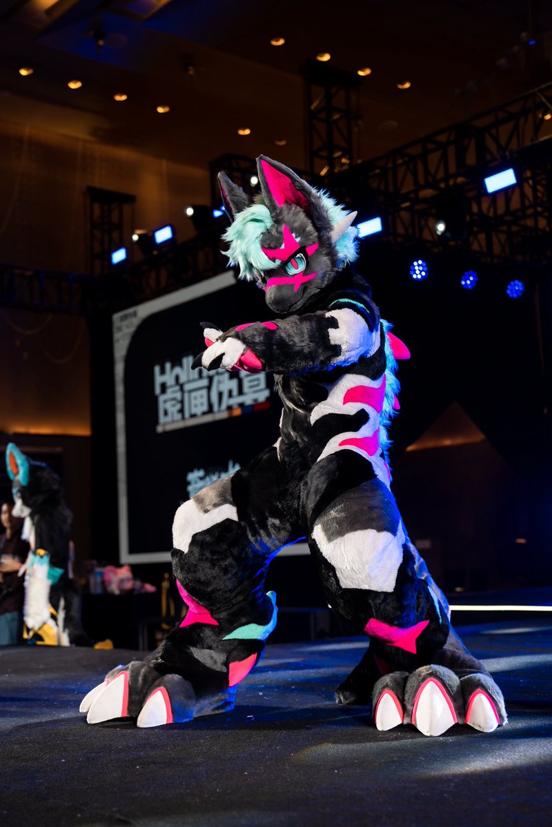 UncleFlameEX's tweet photo. #FursuitEveryday #fursuit #furry #兽装 https://t.co/RJhSWBiloi