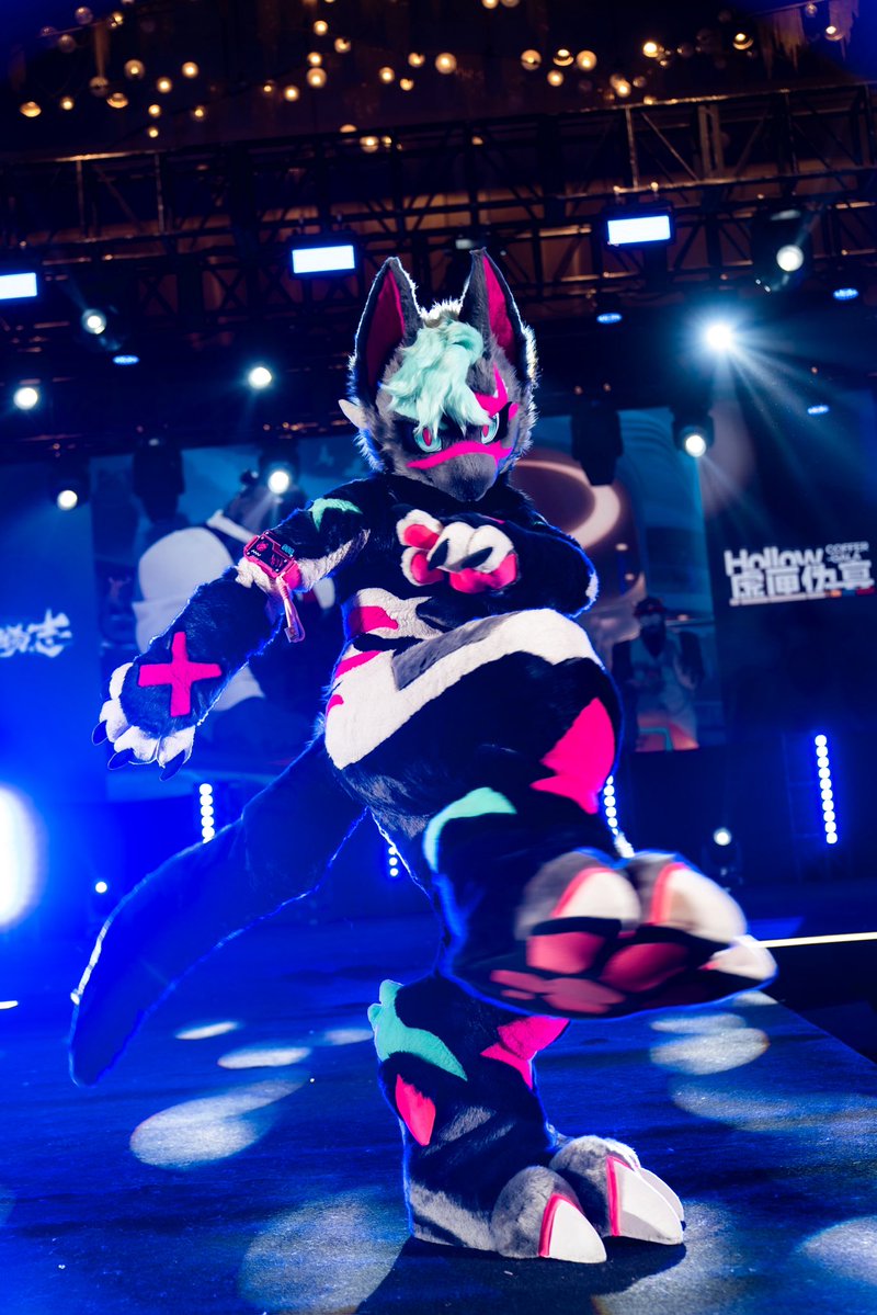 UncleFlameEX's tweet photo. #FursuitEveryday #fursuit #furry #兽装 https://t.co/RJhSWBiloi