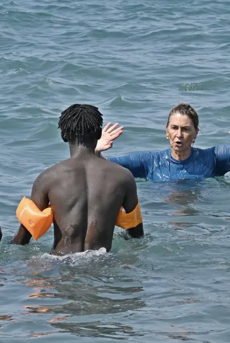 Azzurra Barbuto tweet media