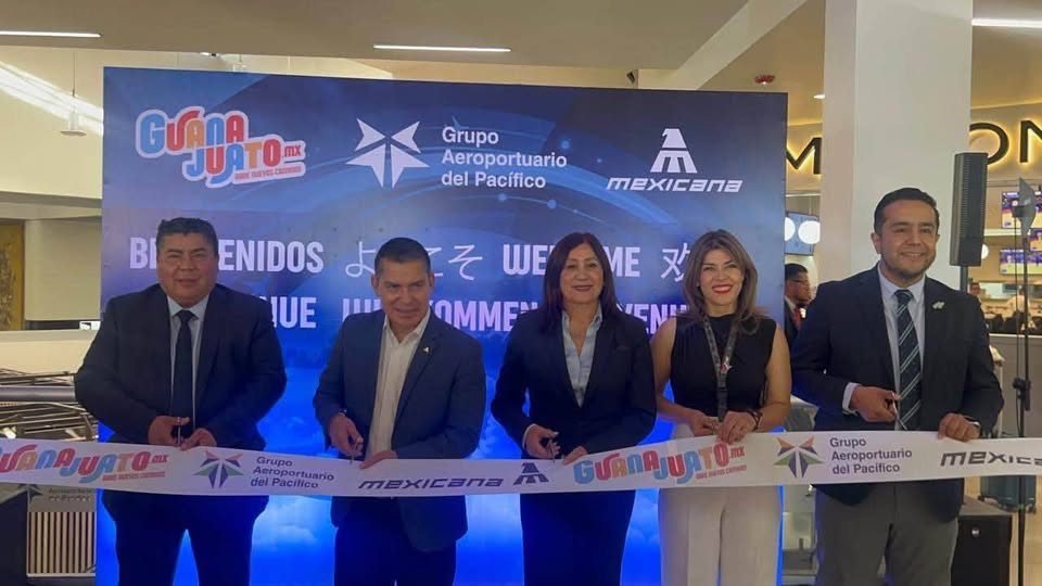 NOISVALA's tweet photo. 🇲🇽#Inauguran nueva ruta del #AIFA al Bajío, conexión que fortalecerá el #turismo, #comercio e #inversión. La alcaldesa @rosi_wongtecamac destacó que #Tecámac busca consolidarse como polo de #Desarrollo
🔗https://t.co/e5bwDrQ3LE
#Edomex #MexicanaDeAviación #reflexion24informativo https://t.co/ontteKQjn7