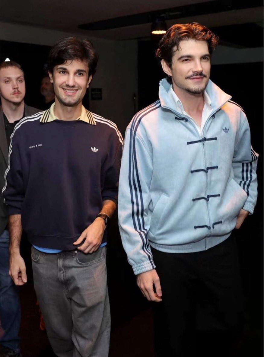 tofaniswift's tweet photo. CASAL LINDO DA PORRA https://t.co/qX8UrGjuZw